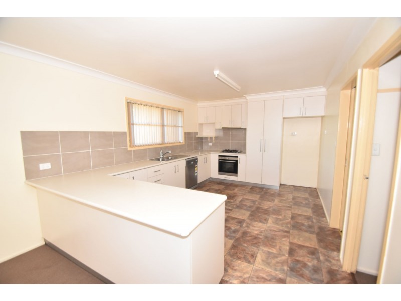 86 Stephen Street, Harristown QLD 4350