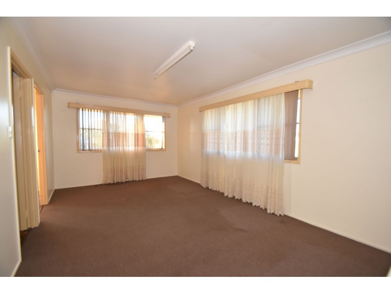 86 Stephen Street, Harristown QLD 4350