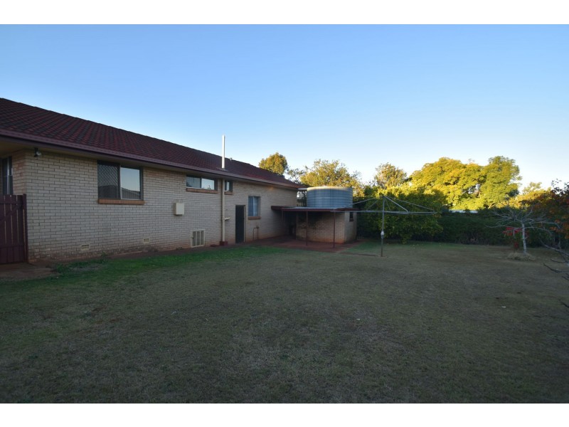 86 Stephen Street, Harristown QLD 4350