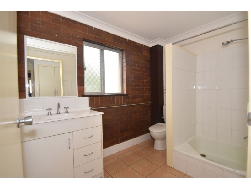 10/177a West Street, Newtown QLD 4350
