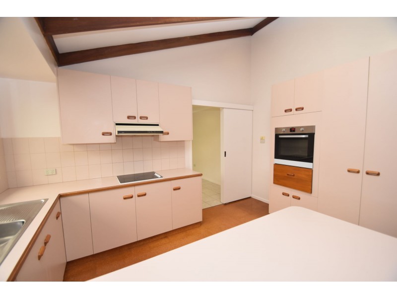 15 Broadfoot Street, Kearneys Spring QLD 4350