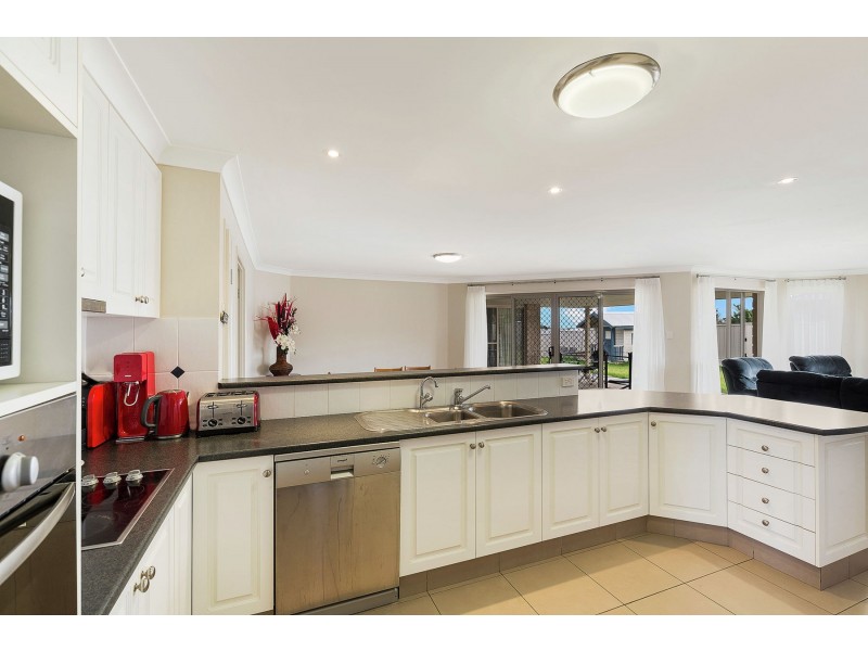 72 Belclaire Drive, Westbrook QLD 4350