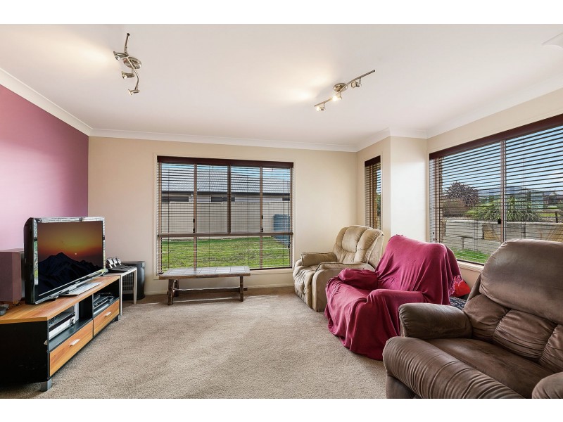 72 Belclaire Drive, Westbrook QLD 4350