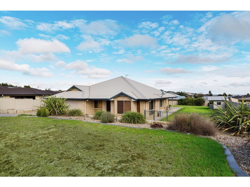 72 Belclaire Drive, Westbrook QLD 4350