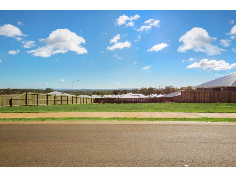 34 Sportsman Drive, Kleinton QLD 4352