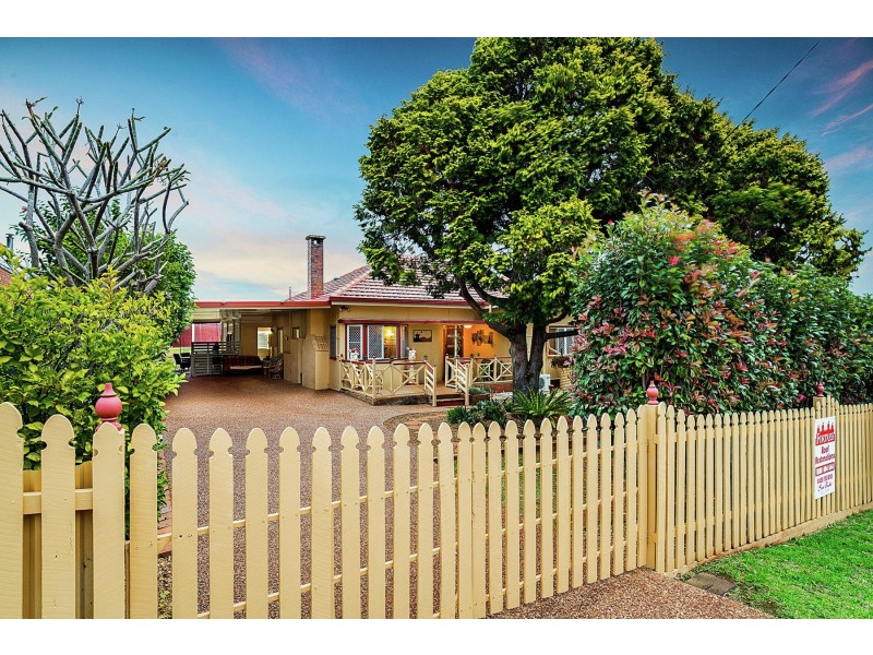 18 Mansford Street, North Toowoomba QLD 4350