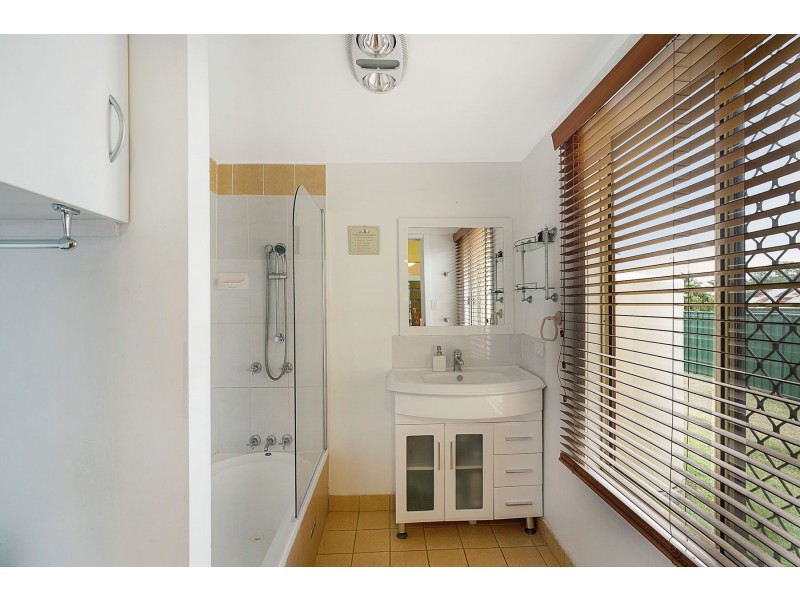 18 Mansford Street, North Toowoomba QLD 4350