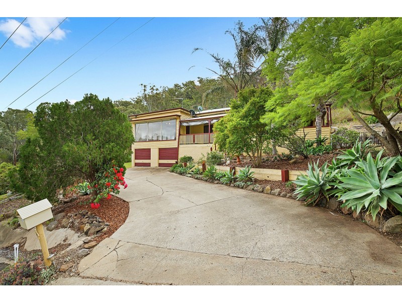 14 Rowland Court, Gowrie Mountain QLD 4350