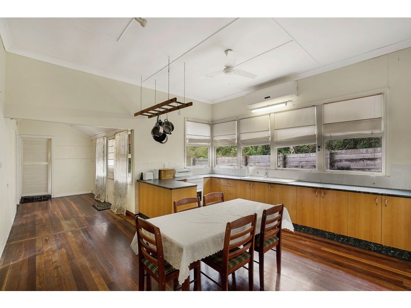 14 Rowland Court, Gowrie Mountain QLD 4350