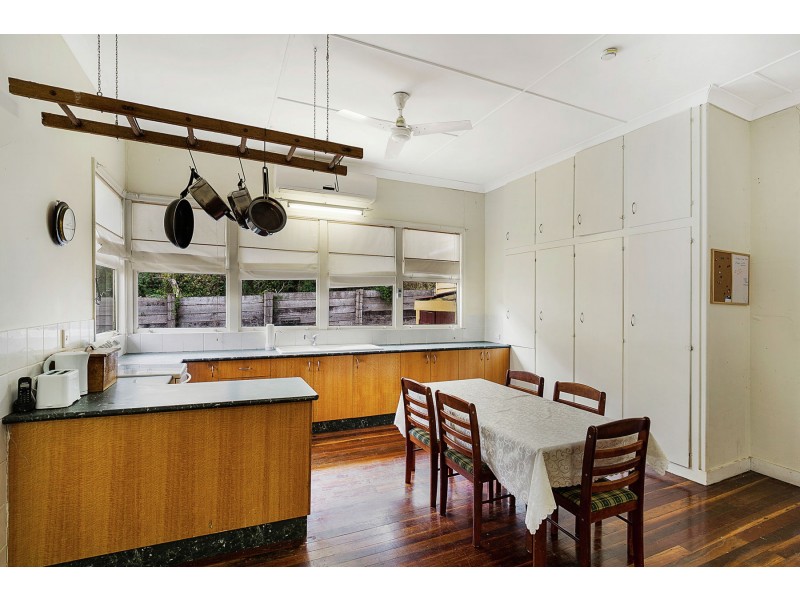 14 Rowland Court, Gowrie Mountain QLD 4350