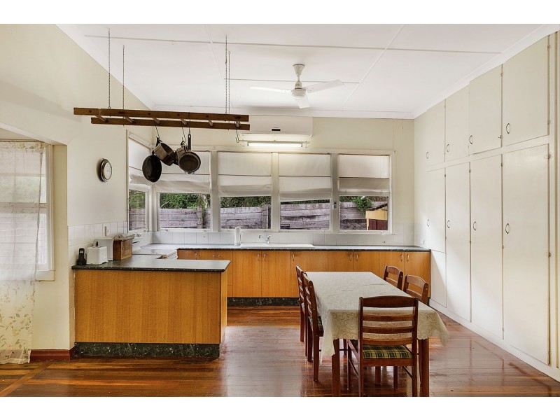 14 Rowland Court, Gowrie Mountain QLD 4350