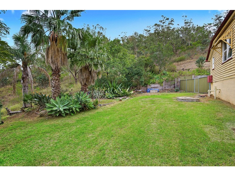 14 Rowland Court, Gowrie Mountain QLD 4350