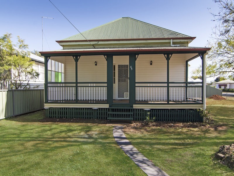 45 Anzac Avenue, Newtown QLD 4350
