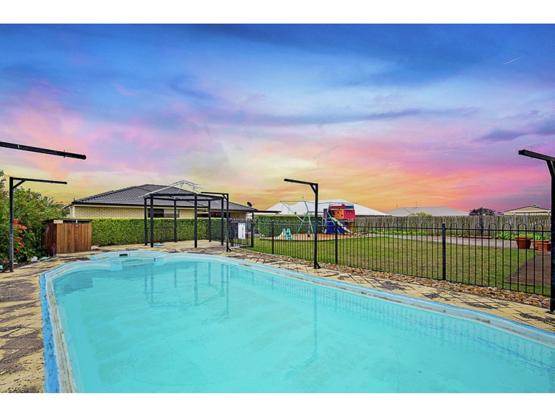 51 Belclaire Drive, Westbrook QLD 4350