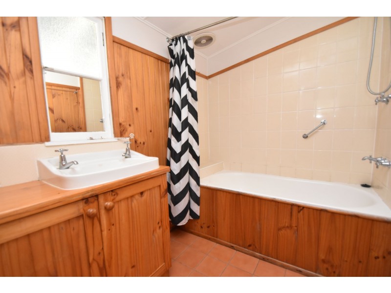 20 Roseberry Street, North Toowoomba QLD 4350