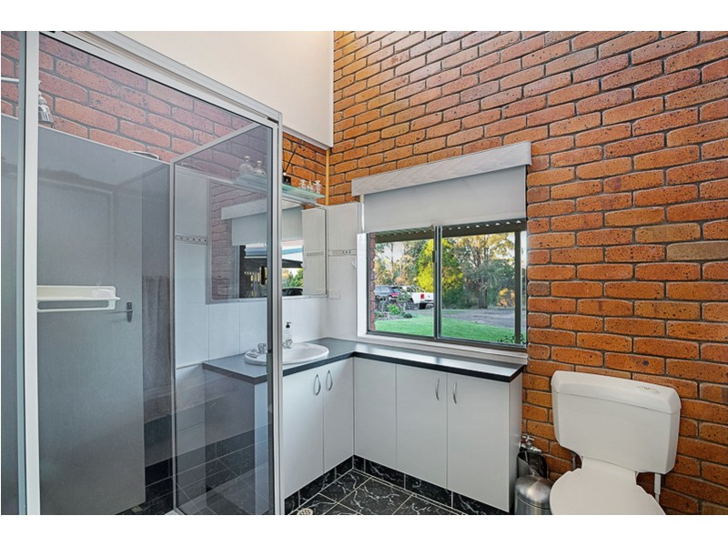 46 Golf Course Road, Goombungee QLD 4354