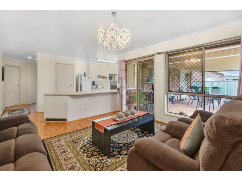 10 Poinsettia Court, Middle Ridge QLD 4350