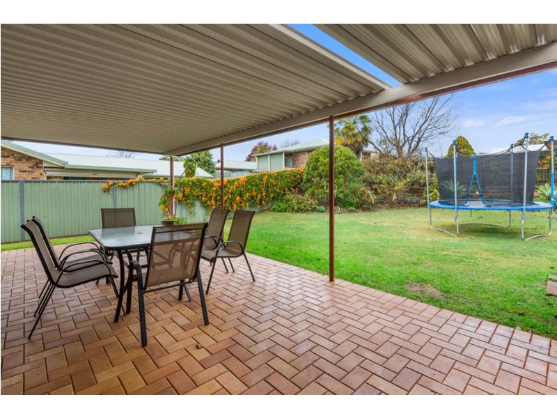 10 Poinsettia Court, Middle Ridge QLD 4350
