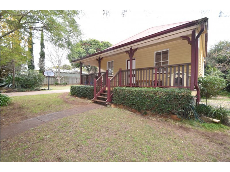 2 Potter Street, South Toowoomba QLD 4350