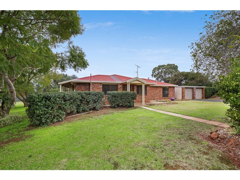 7 Glen Crescent, Highfields QLD 4352