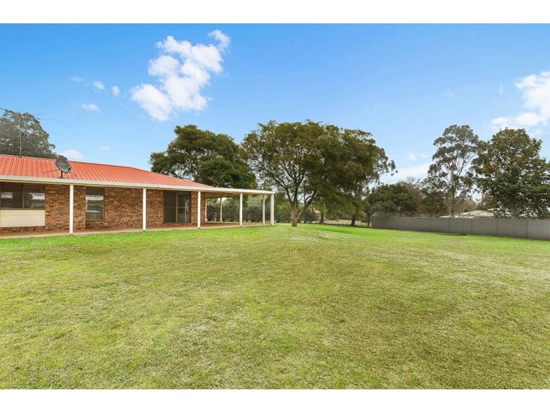 7 Glen Crescent, Highfields QLD 4352