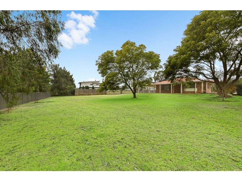 7 Glen Crescent, Highfields QLD 4352