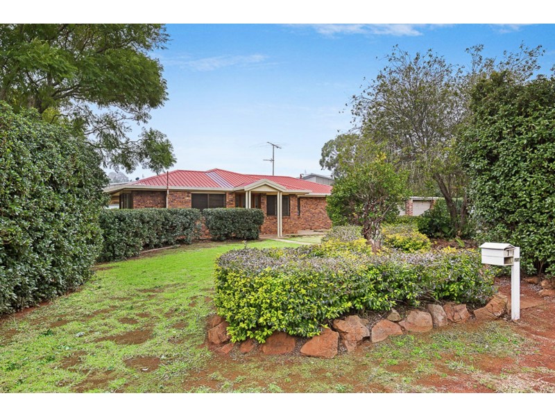 7 Glen Crescent, Highfields QLD 4352
