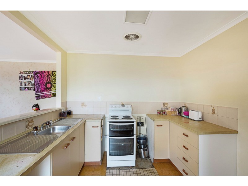 28 Claret Street, Wilsonton Heights QLD 4350