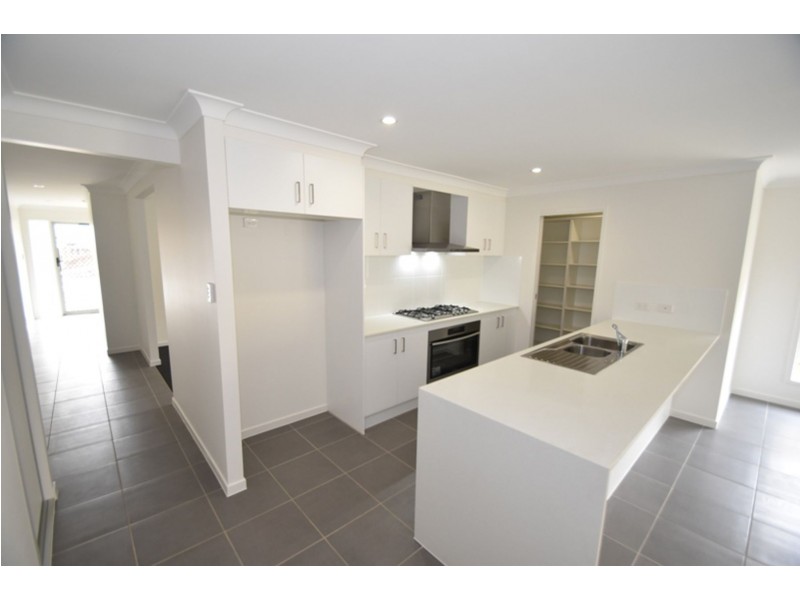 13 Sienna Drive, Glenvale QLD 4350