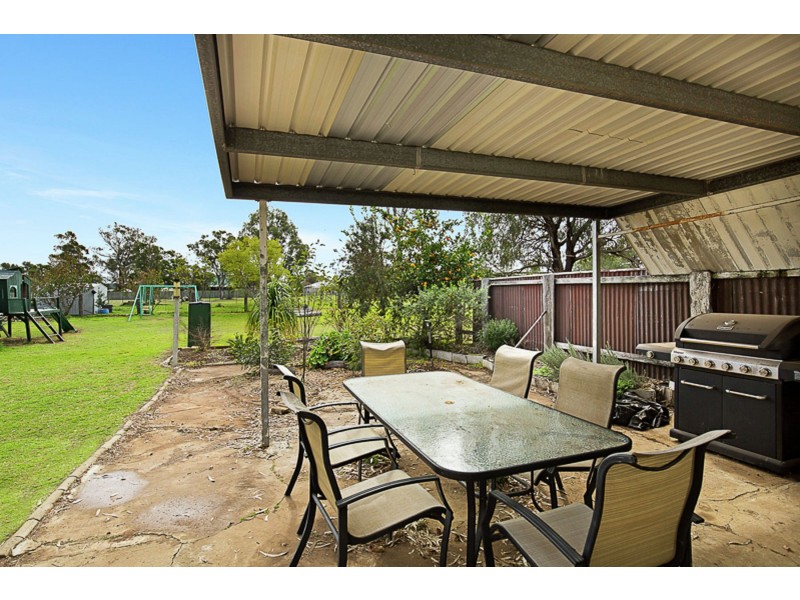 15 Hartwig Street, Goombungee QLD 4354