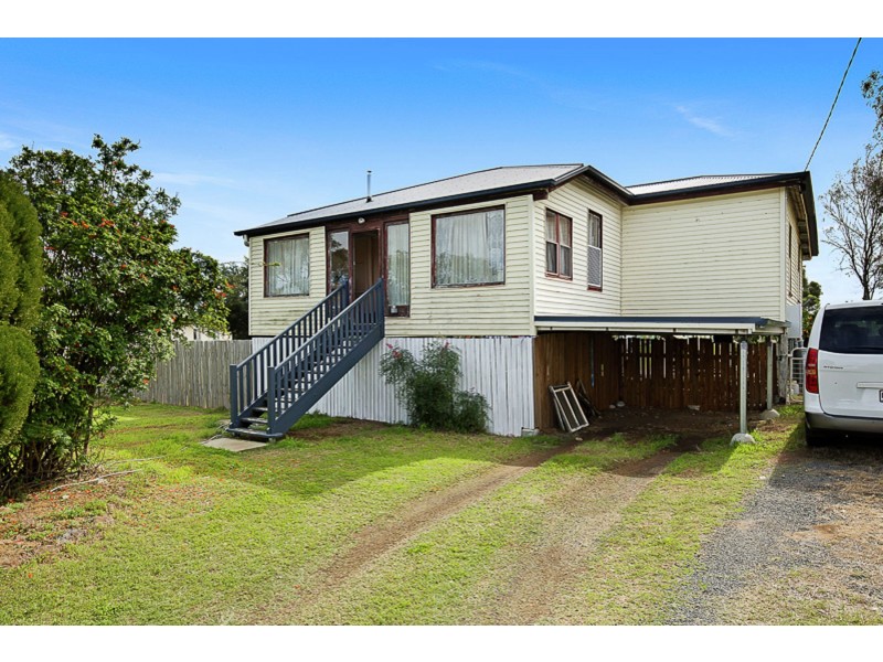 15 Hartwig Street, Goombungee QLD 4354