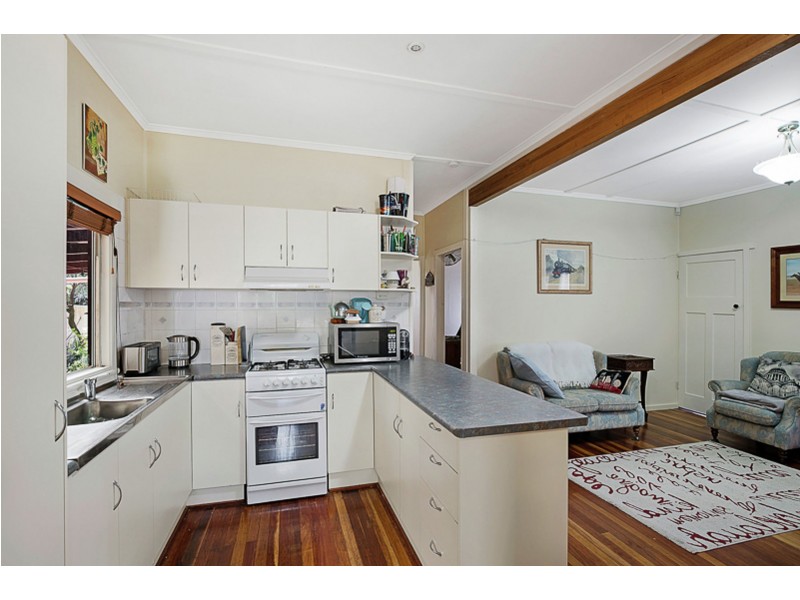 9 Burton Street, Harristown QLD 4350