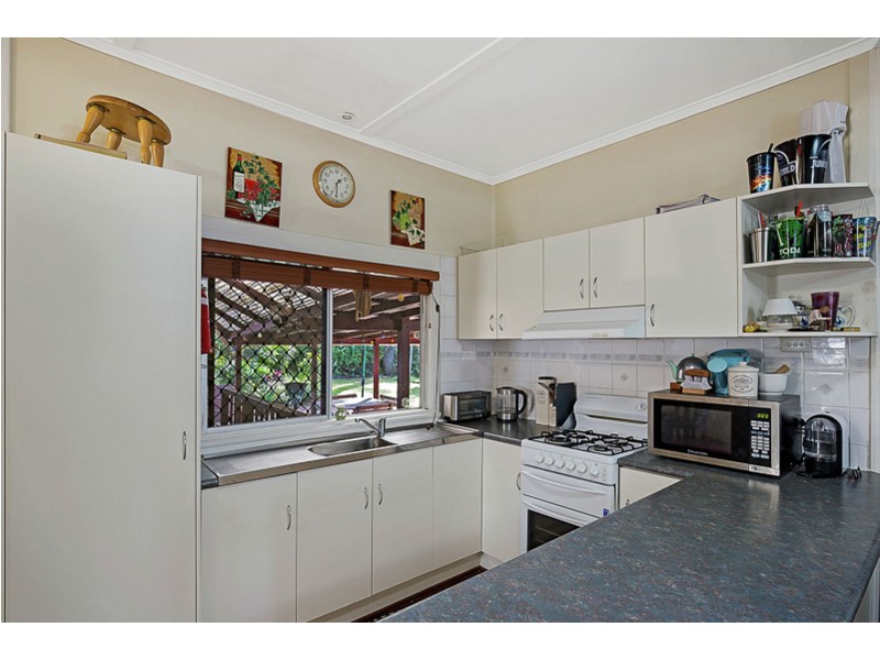 9 Burton Street, Harristown QLD 4350