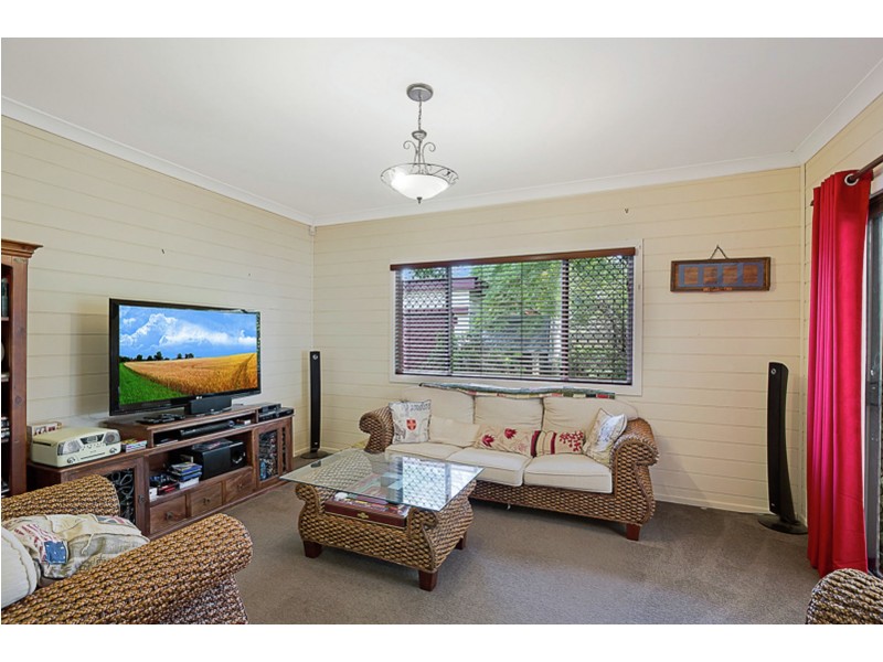 9 Burton Street, Harristown QLD 4350