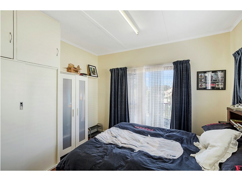 9 Burton Street, Harristown QLD 4350