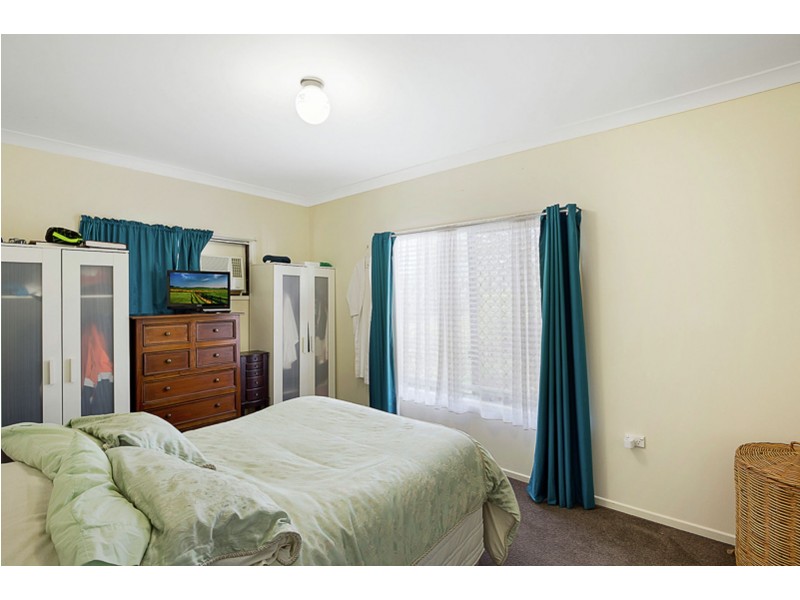 9 Burton Street, Harristown QLD 4350