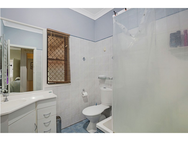 9 Burton Street, Harristown QLD 4350