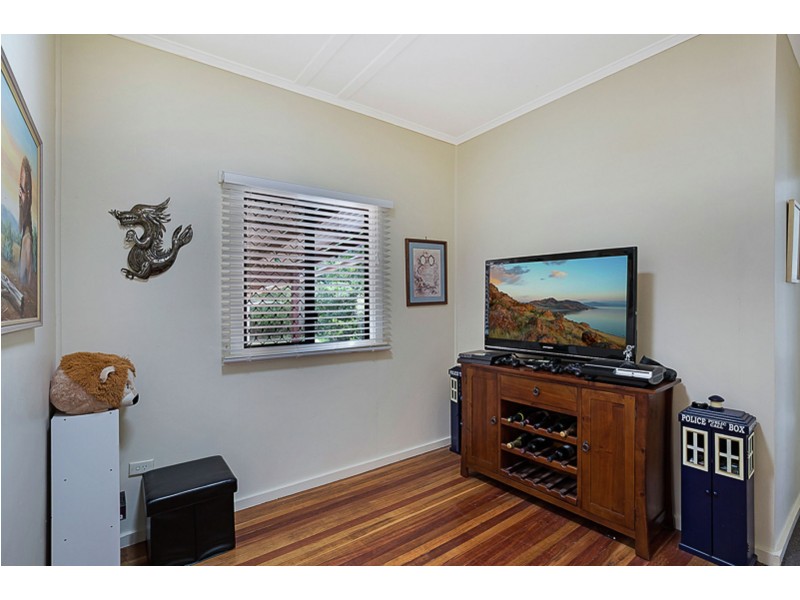 9 Burton Street, Harristown QLD 4350