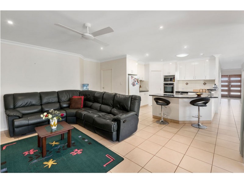 18 Howard Street, Middle Ridge QLD 4350