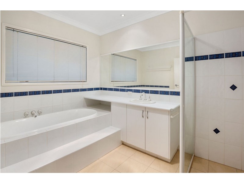 18 Howard Street, Middle Ridge QLD 4350