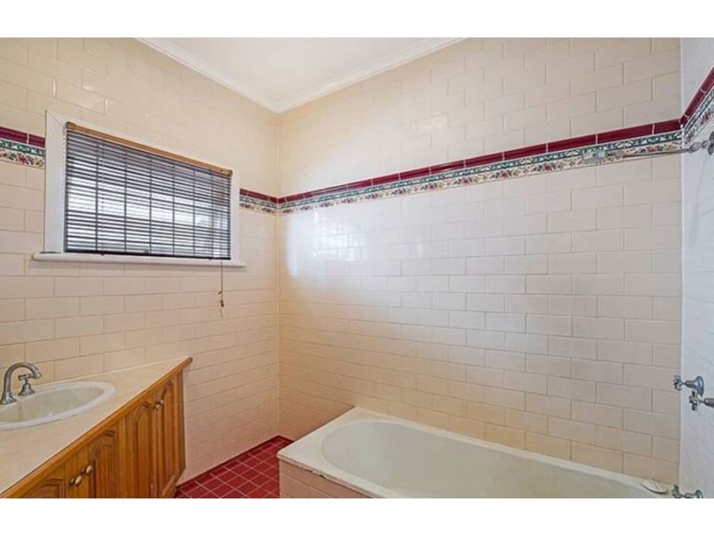 19 Suffolk Street, East Toowoomba QLD 4350