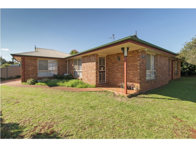 7 Honeysuckle Drive, Glenvale QLD 4350