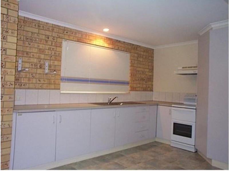 2/212 James Street, South Toowoomba QLD 4350