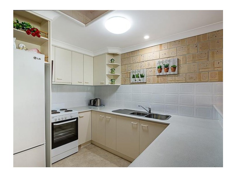 3/242 Spring Street, Kearneys Spring QLD 4350