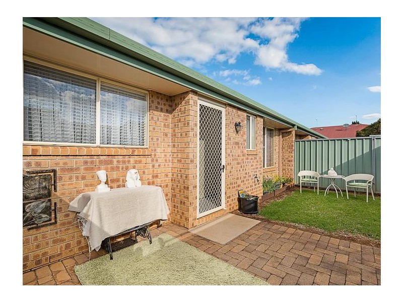 3/242 Spring Street, Kearneys Spring QLD 4350