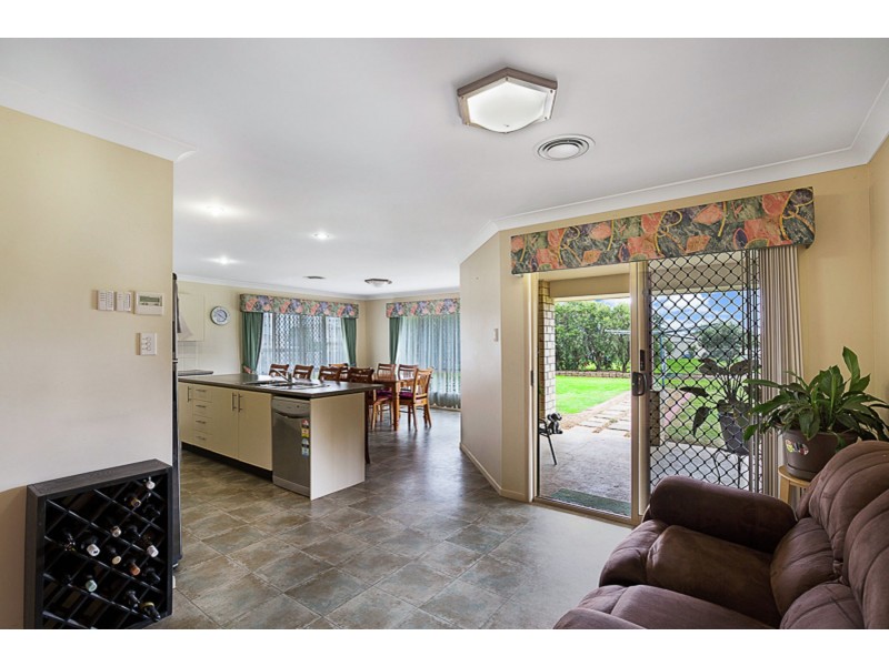 6 Jacqueline Street, Glenvale QLD 4350