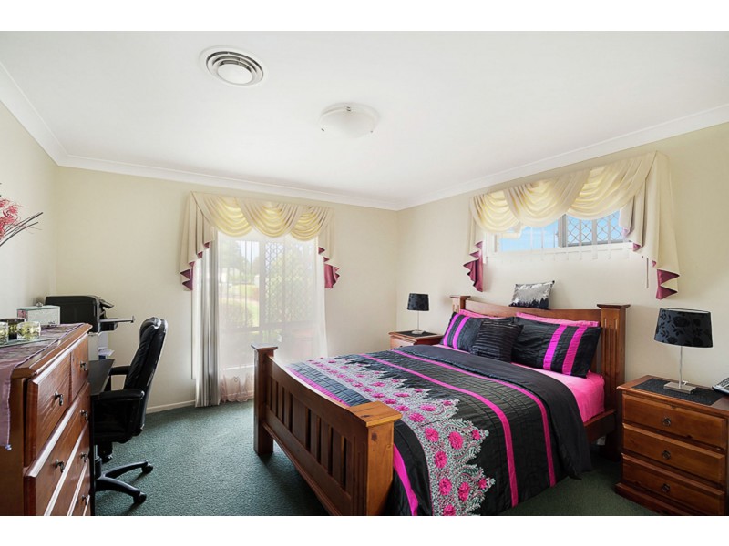 6 Jacqueline Street, Glenvale QLD 4350