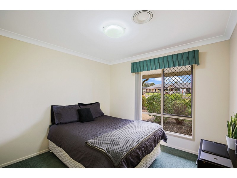 6 Jacqueline Street, Glenvale QLD 4350