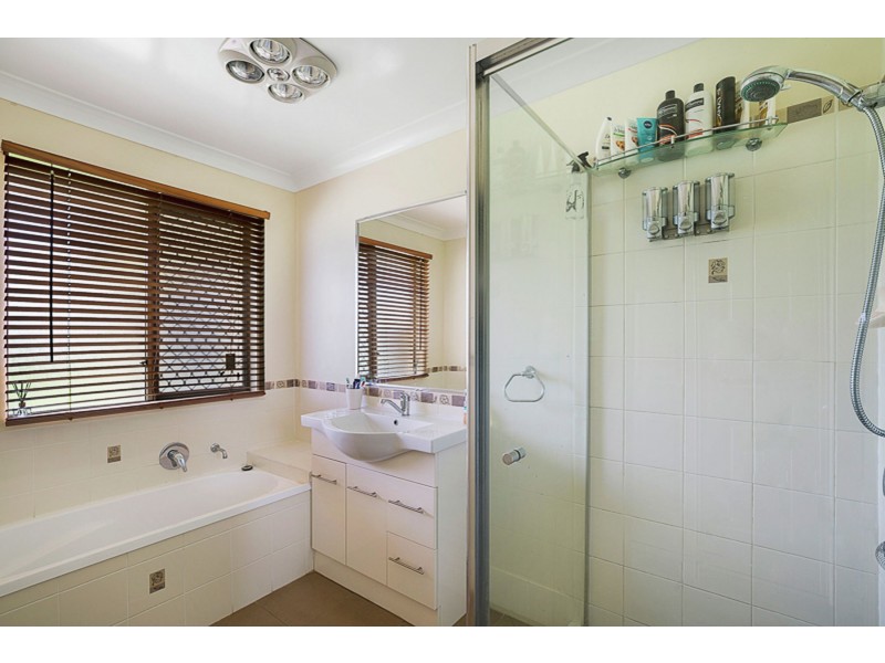 6 Jacqueline Street, Glenvale QLD 4350