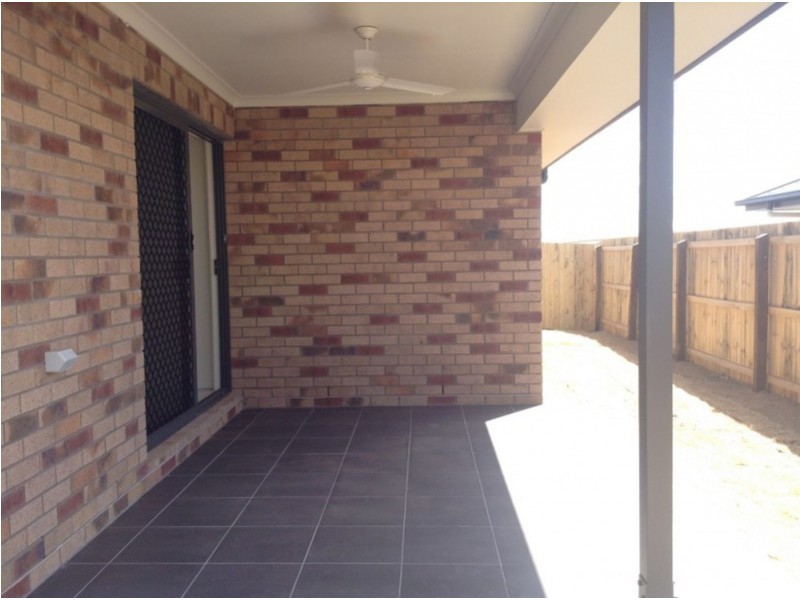 11 Abbey Street, Cranley QLD 4350